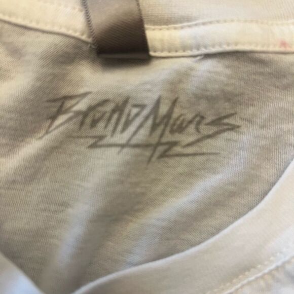 Bruno Mars women’s fit picture graphic T-shirt. Size XXL - Picture 6 of 6